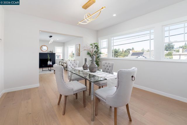 1515 Hampel St, Oakland, CA 94602