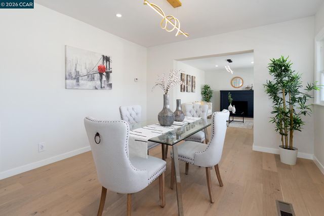 1515 Hampel St, Oakland, CA 94602