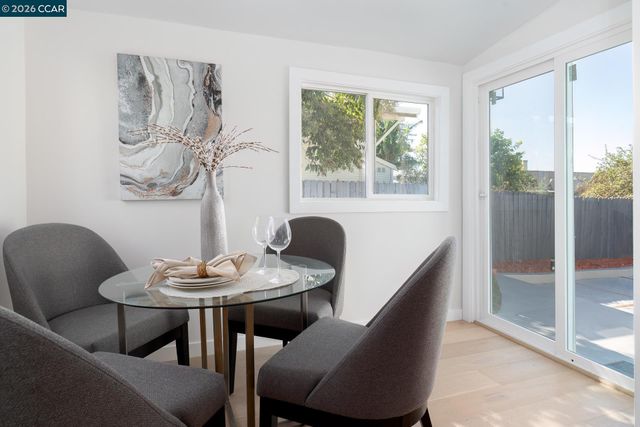 1515 Hampel St, Oakland, CA 94602