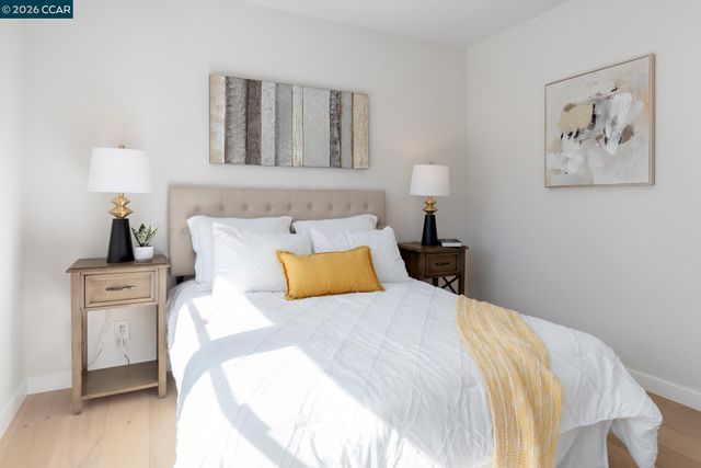 1515 Hampel St, Oakland, CA 94602