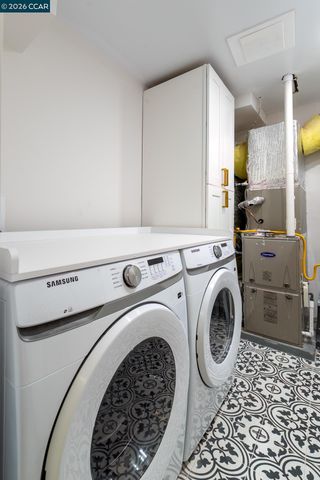 1515 Hampel St, Oakland, CA 94602