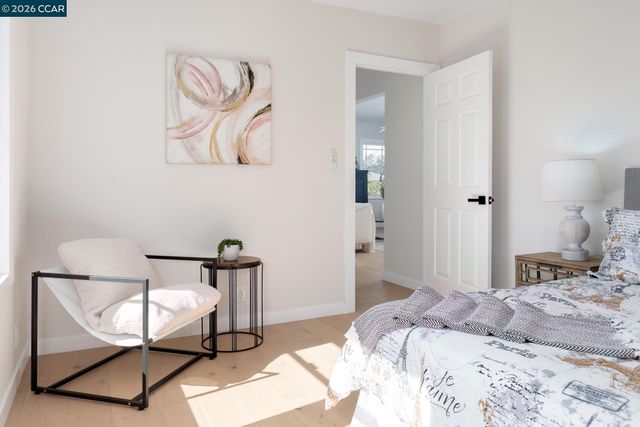 1515 Hampel St, Oakland, CA 94602