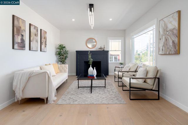 1515 Hampel St, Oakland, CA 94602