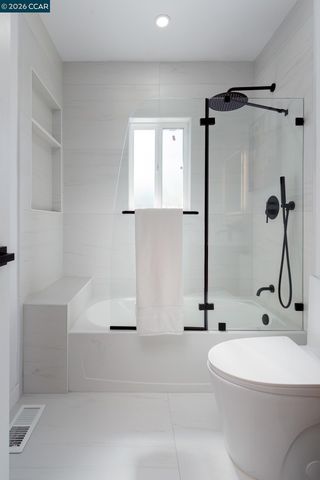 1515 Hampel St, Oakland, CA 94602