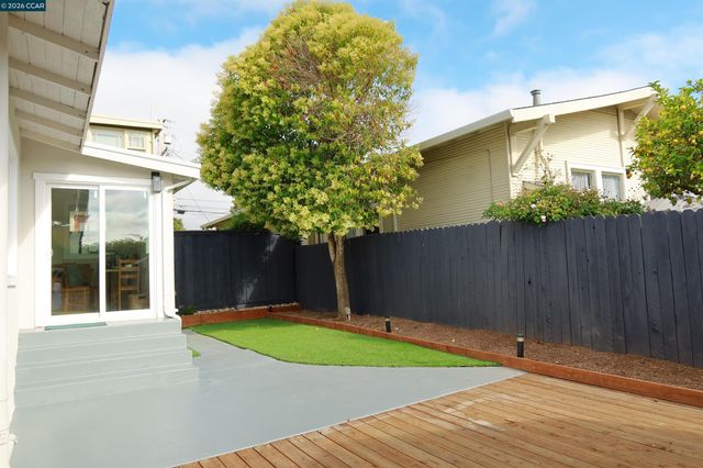 1515 Hampel St, Oakland, CA 94602