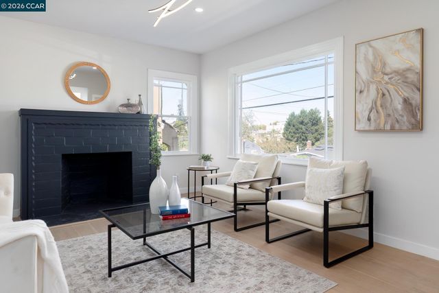 1515 Hampel St, Oakland, CA 94602