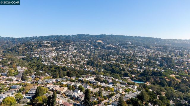 1515 Hampel St, Oakland, CA 94602