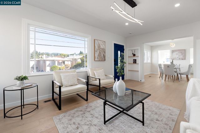 1515 Hampel St, Oakland, CA 94602