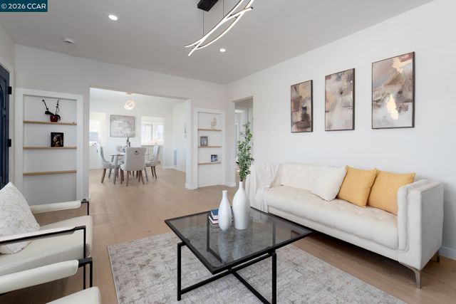 1515 Hampel St, Oakland, CA 94602