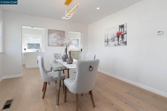 1515 Hampel St, Oakland, CA 94602