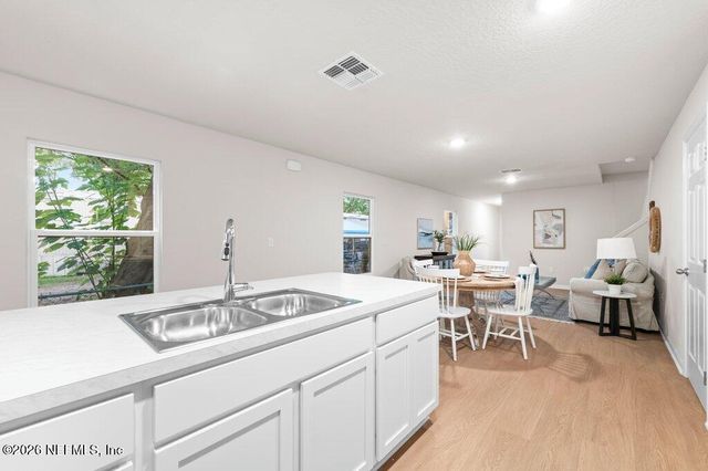 8941 HARE Avenue, Jacksonville, FL 32211