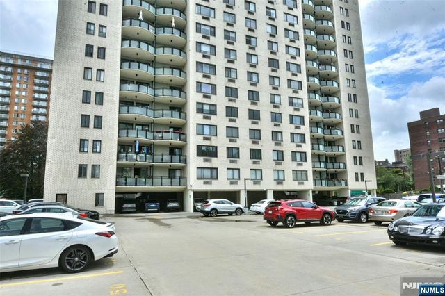125 Prospect Avenue 14D, Hackensack, NJ 07601