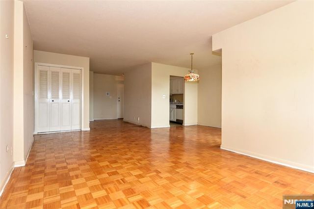 125 Prospect Avenue 14D, Hackensack, NJ 07601