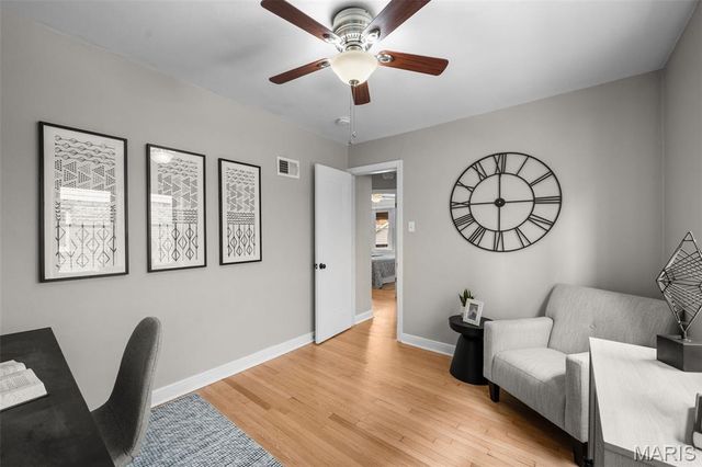 5724 Rosa Avenue, St Louis, MO 63109