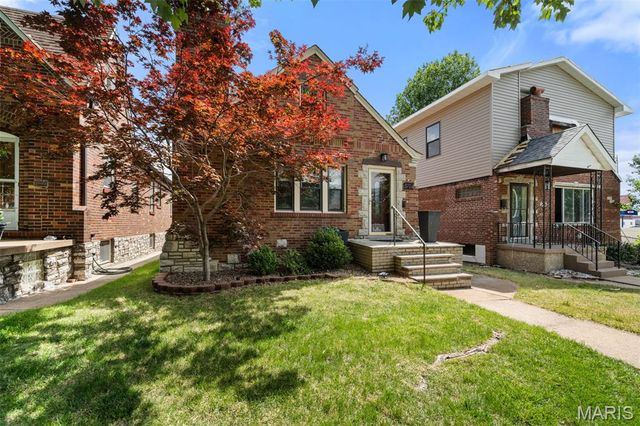 5724 Rosa Avenue, St Louis, MO 63109