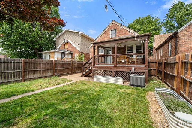 5724 Rosa Avenue, St Louis, MO 63109