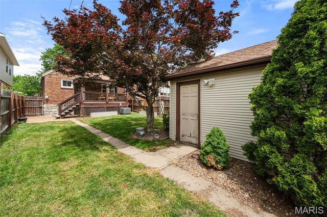 5724 Rosa Avenue, St Louis, MO 63109