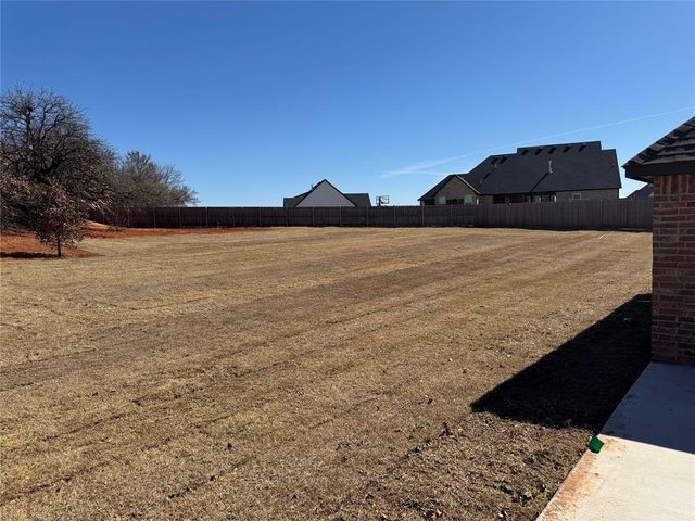 912 Acclivis Circle, Newcastle, OK 73065