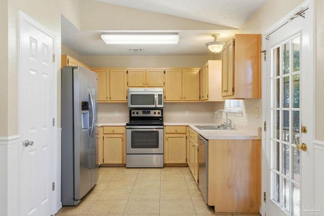 7301 Copter Ln, Milton, FL 32570