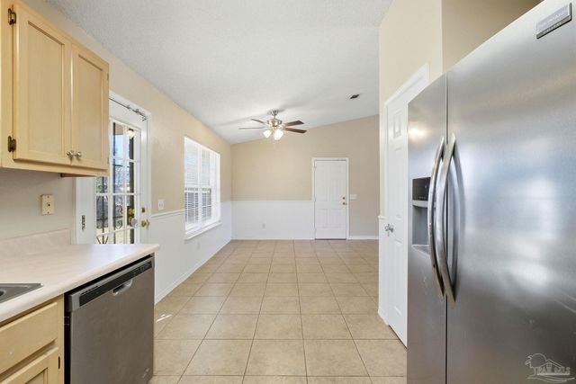 7301 Copter Ln, Milton, FL 32570