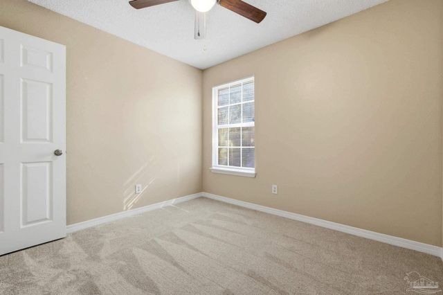 7301 Copter Ln, Milton, FL 32570