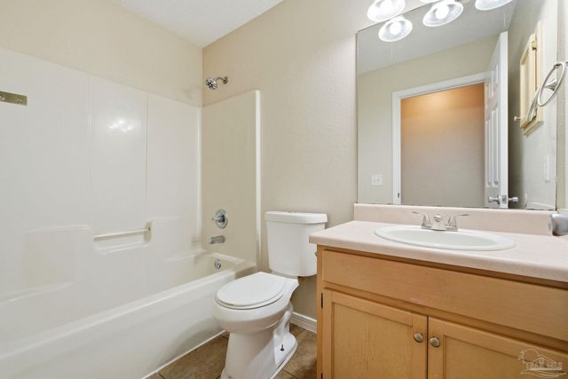 7301 Copter Ln, Milton, FL 32570