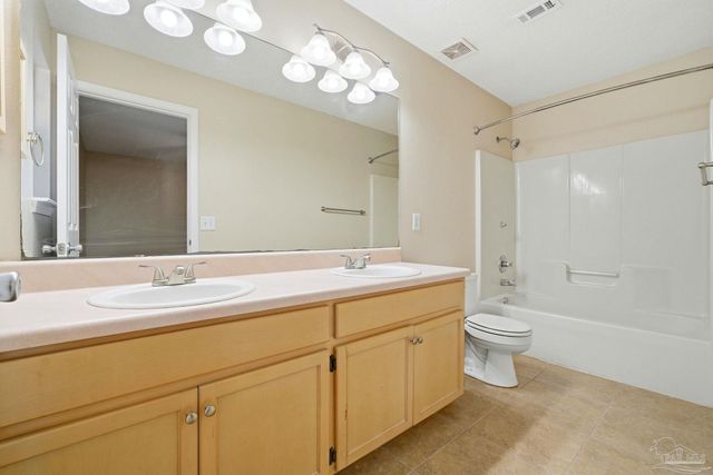 7301 Copter Ln, Milton, FL 32570