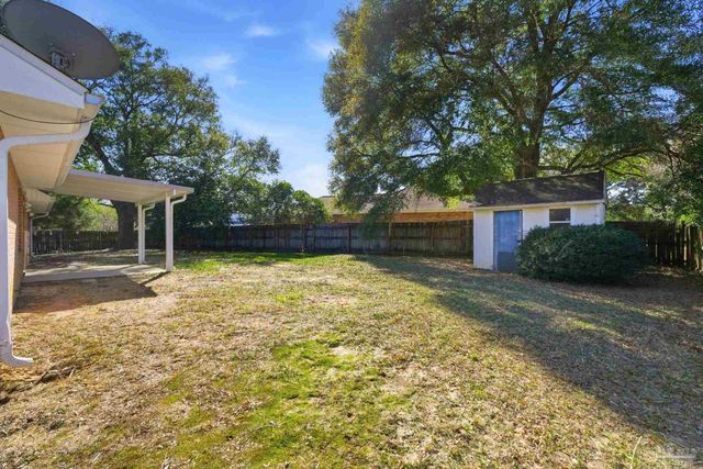 7301 Copter Ln, Milton, FL 32570