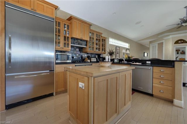 5065 Kensington High ST, Naples, FL 34105