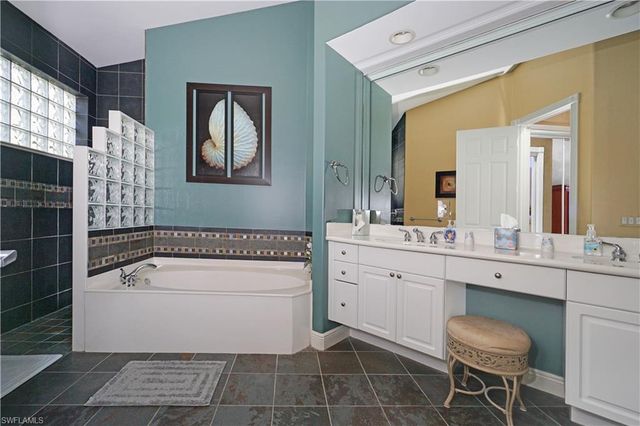 5065 Kensington High ST, Naples, FL 34105