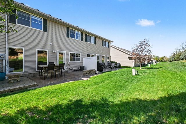 17564 PARKER Plaza, Omaha, NE 68118