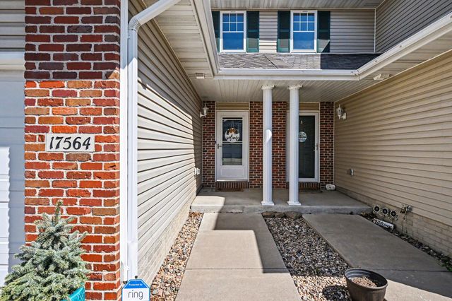 17564 PARKER Plaza, Omaha, NE 68118