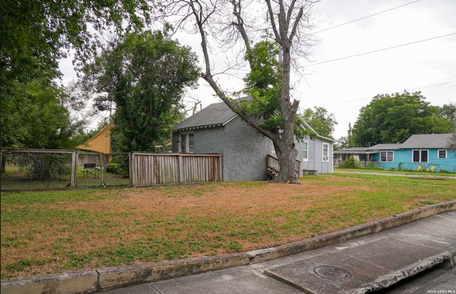 1738 Santa Anna, San Antonio, TX 78201