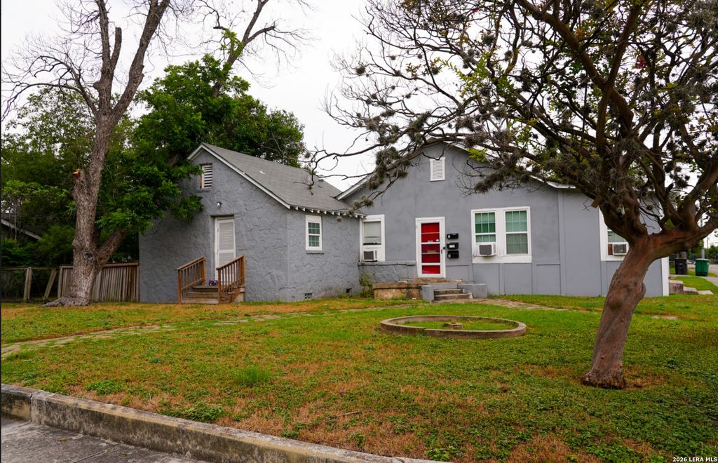 1738 Santa Anna, San Antonio, TX 78201