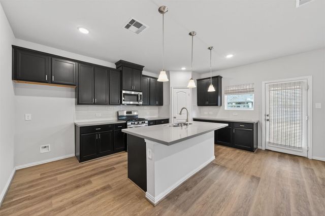 810 Spruce Pine Drive, Willis, TX 77318