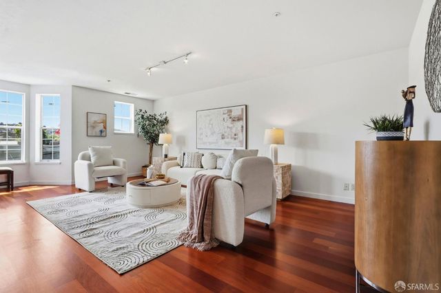 1678 Wallace Avenue, San Francisco, CA 94124