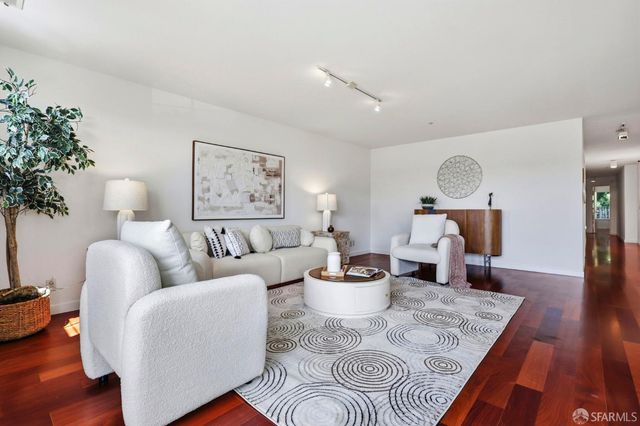 1678 Wallace Avenue, San Francisco, CA 94124