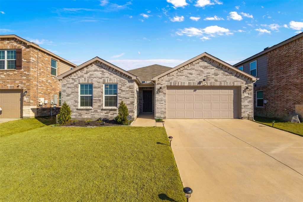 2117 Winding Creek Way, Denton, TX 76208 — exterior