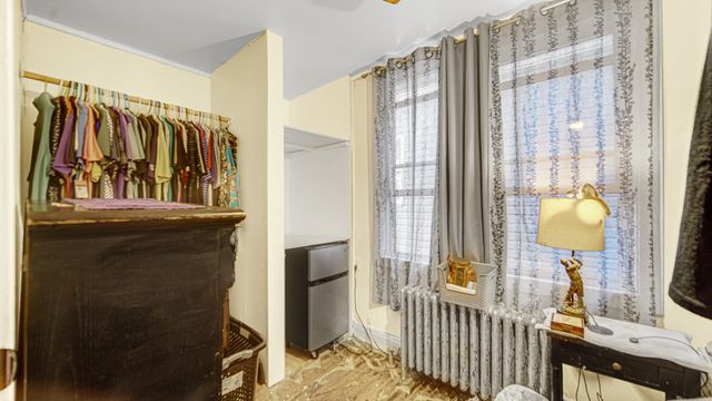 4425 W Carroll Avenue, Chicago, IL 60624