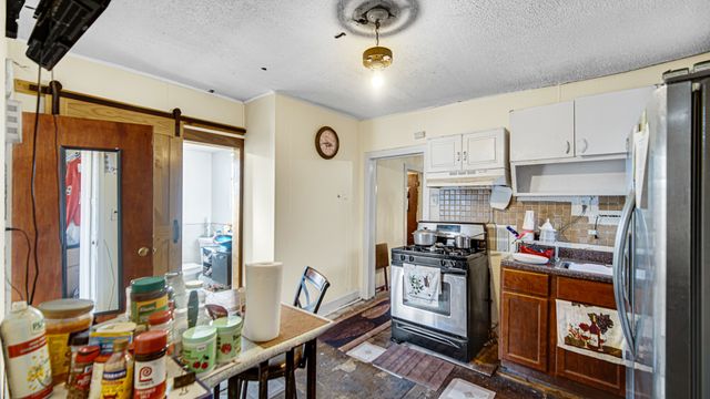 4425 W Carroll Avenue, Chicago, IL 60624