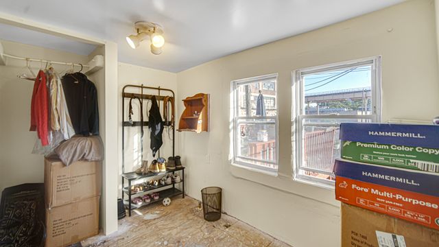 4425 W Carroll Avenue, Chicago, IL 60624