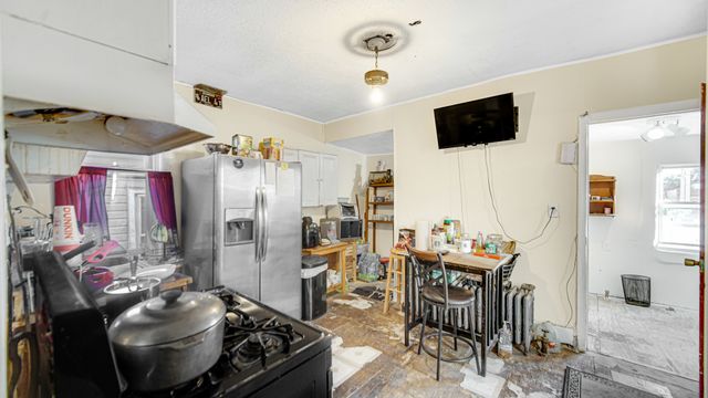 4425 W Carroll Avenue, Chicago, IL 60624