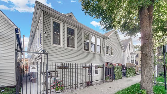 4425 W Carroll Avenue, Chicago, IL 60624