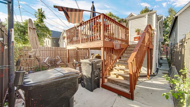 4425 W Carroll Avenue, Chicago, IL 60624