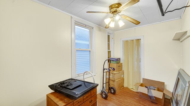 4425 W Carroll Avenue, Chicago, IL 60624