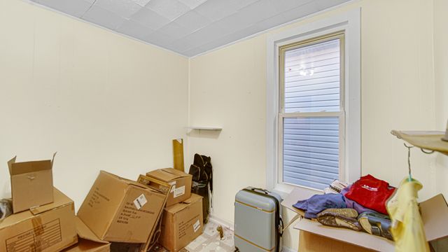 4425 W Carroll Avenue, Chicago, IL 60624