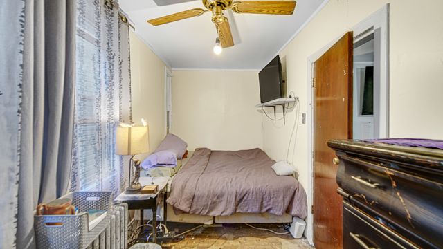 4425 W Carroll Avenue, Chicago, IL 60624