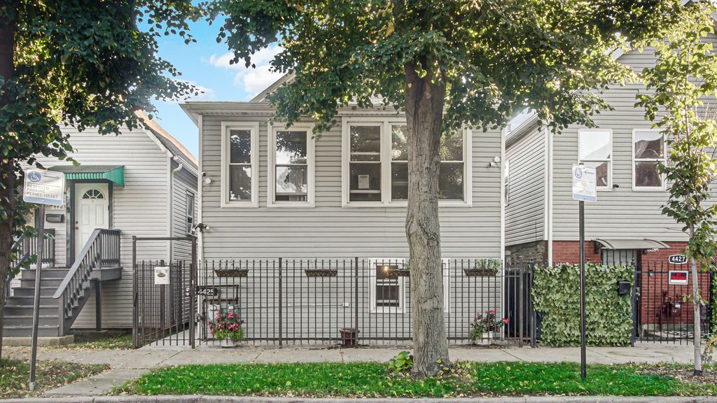 4425 W Carroll Avenue, Chicago, IL 60624
