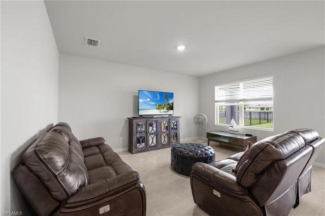 2621 Table Coral TRL, North Fort Myers, FL 33903