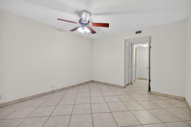 1030 Us Highway 1 413, North Palm Beach, FL 33408